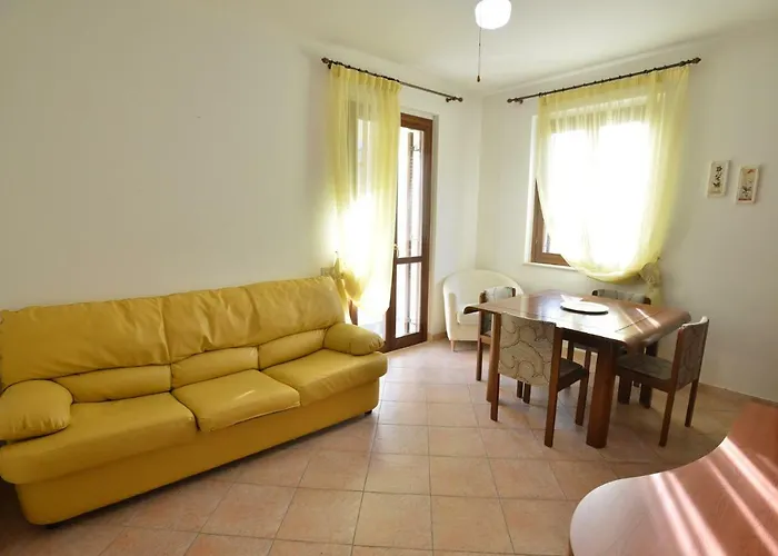 Izzhome Crispi Apartman