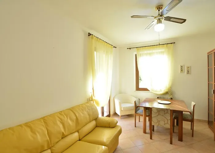 Izzhome Crispi Apartman