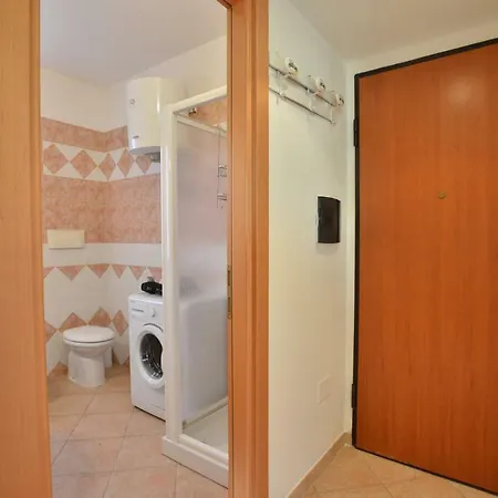 Apartment Izzhome Crispi Pula